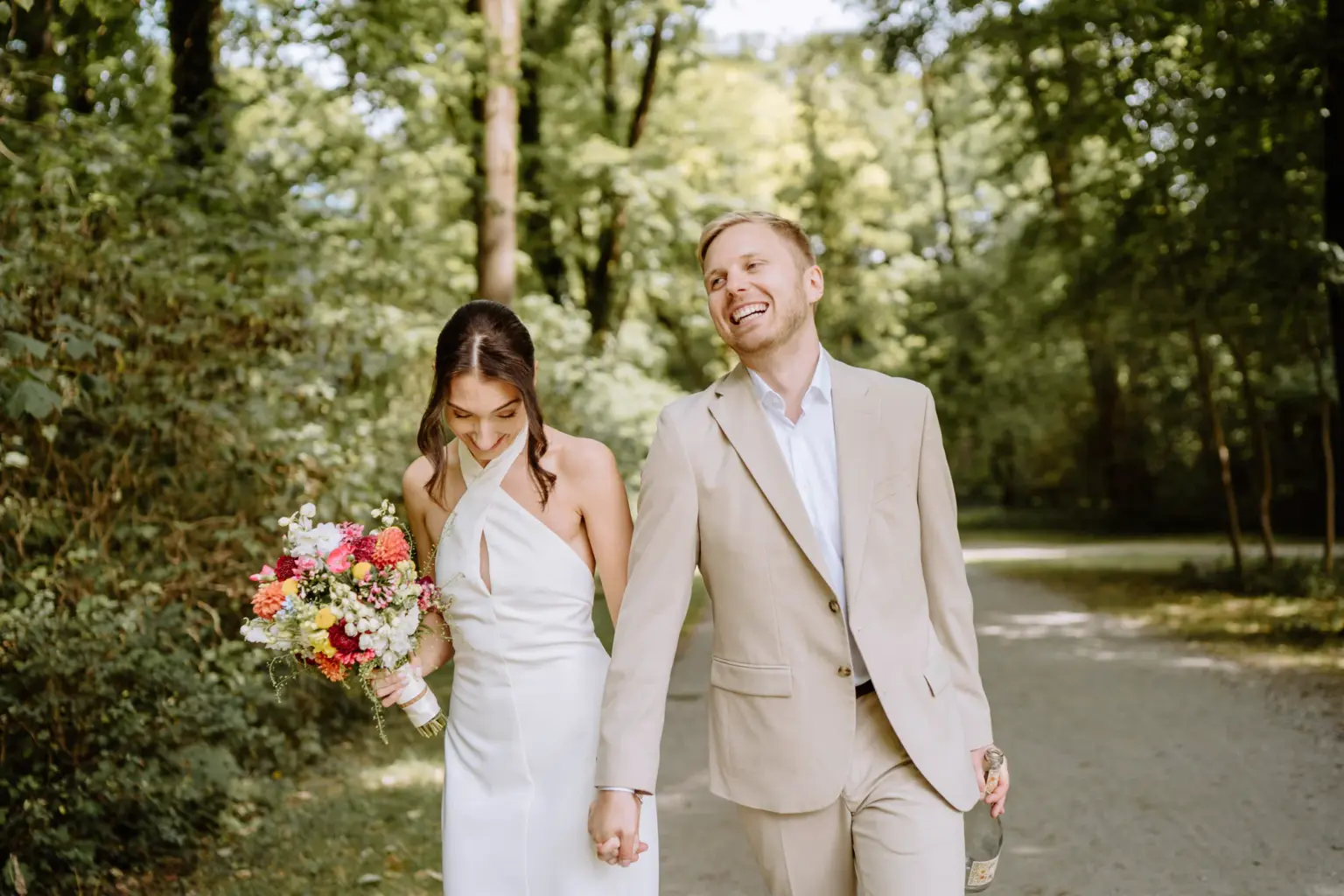 Hochzeitsfotos im Englischen Garten nach der Trauung