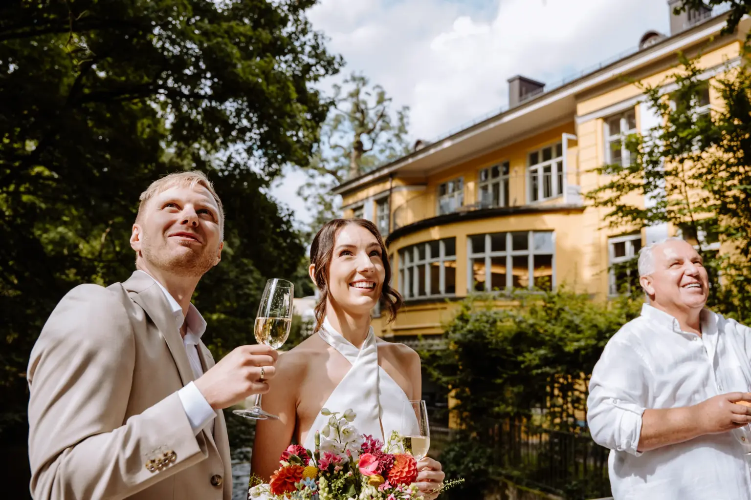 Sommerliche Hochzeit - Sektempfang nach der Hochzeit