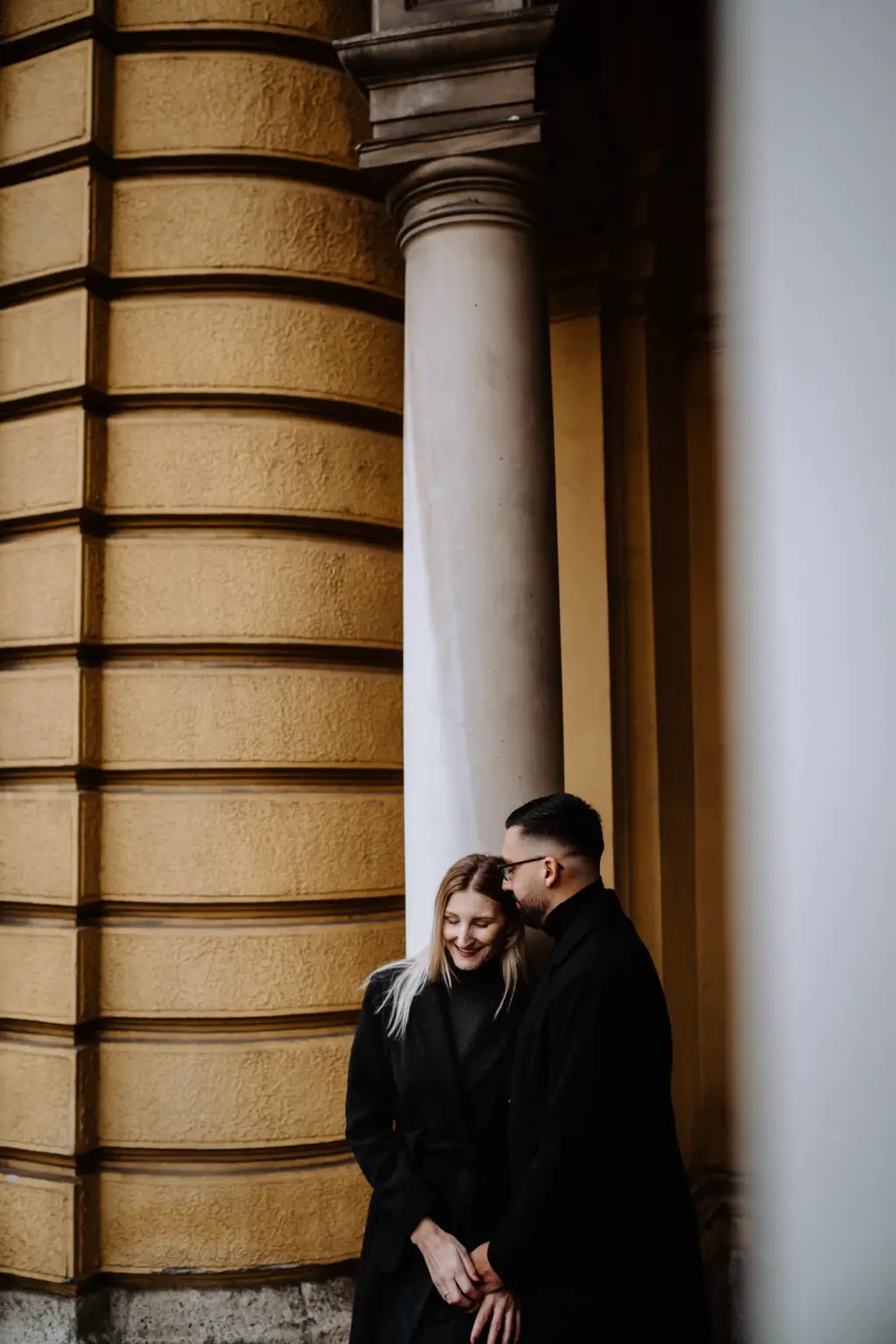 Paarfotos in Zagreb als Erinnerung an die Verlobungszeit