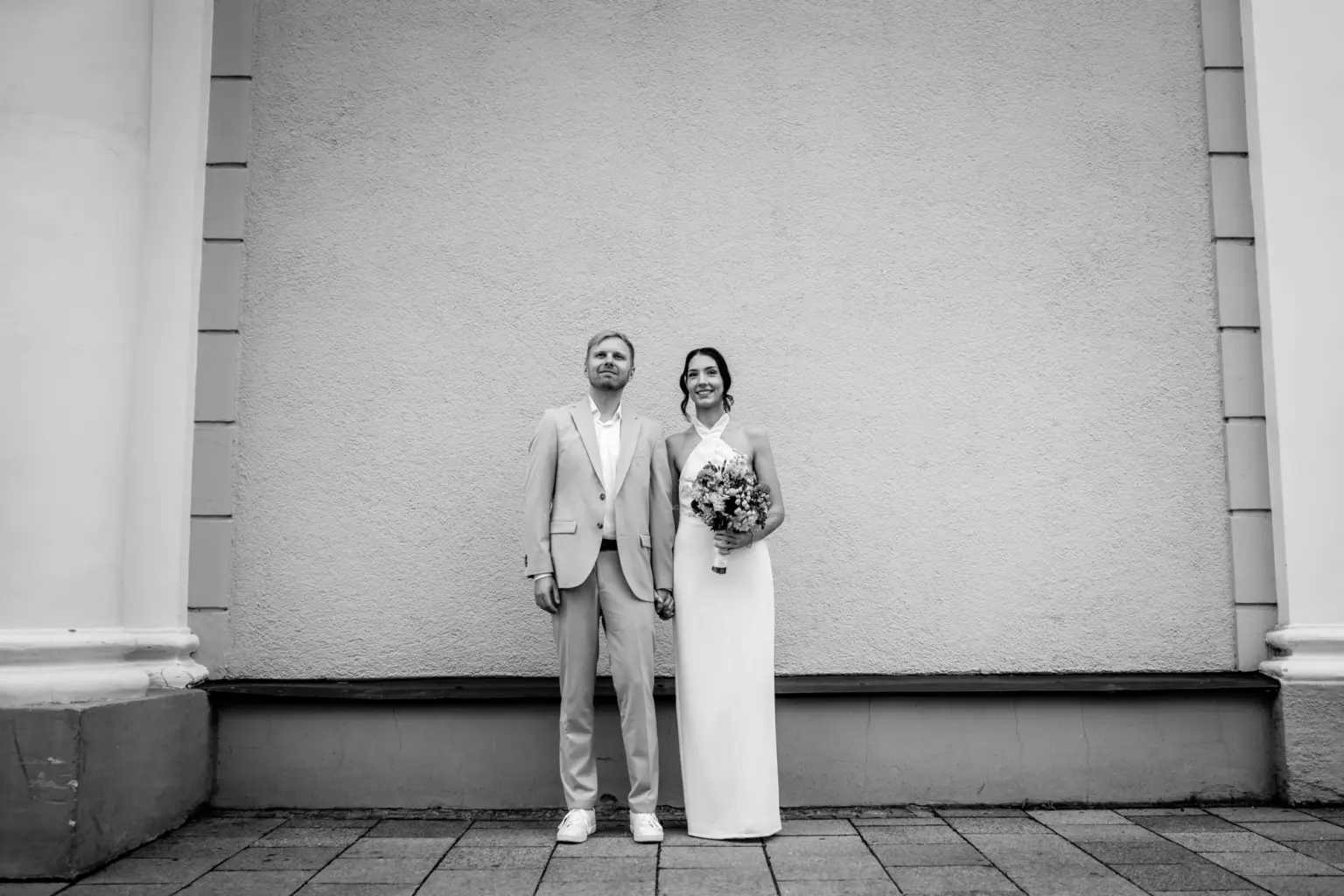Schlichtes Brautkleid bei standesamtlicher Hochzeit in München