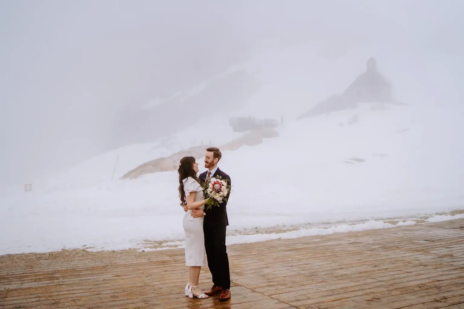 Hochzeitsfotograf begleitet Paarshooting auf der Zugspitze