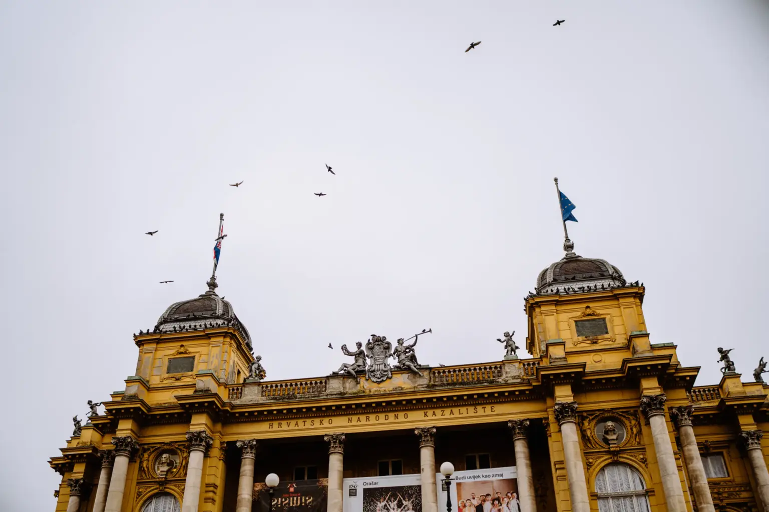 Elegantes Engagement Shooting in der Innenstadt von Zagreb