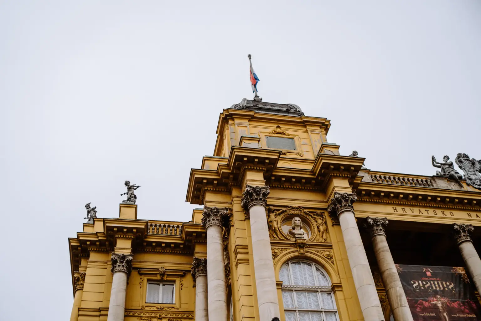 Urbanes Engagement Shooting am Nationaltheater Zagreb
