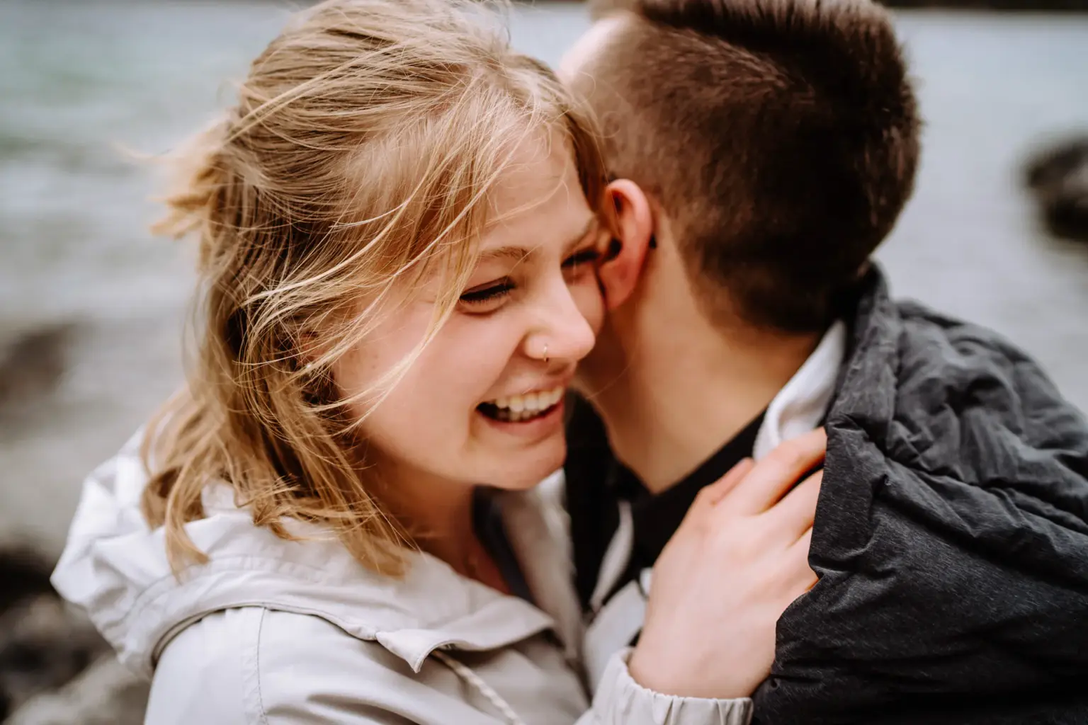 Verlobungsfotos mit Nähe und Vertrauen am Eibsee