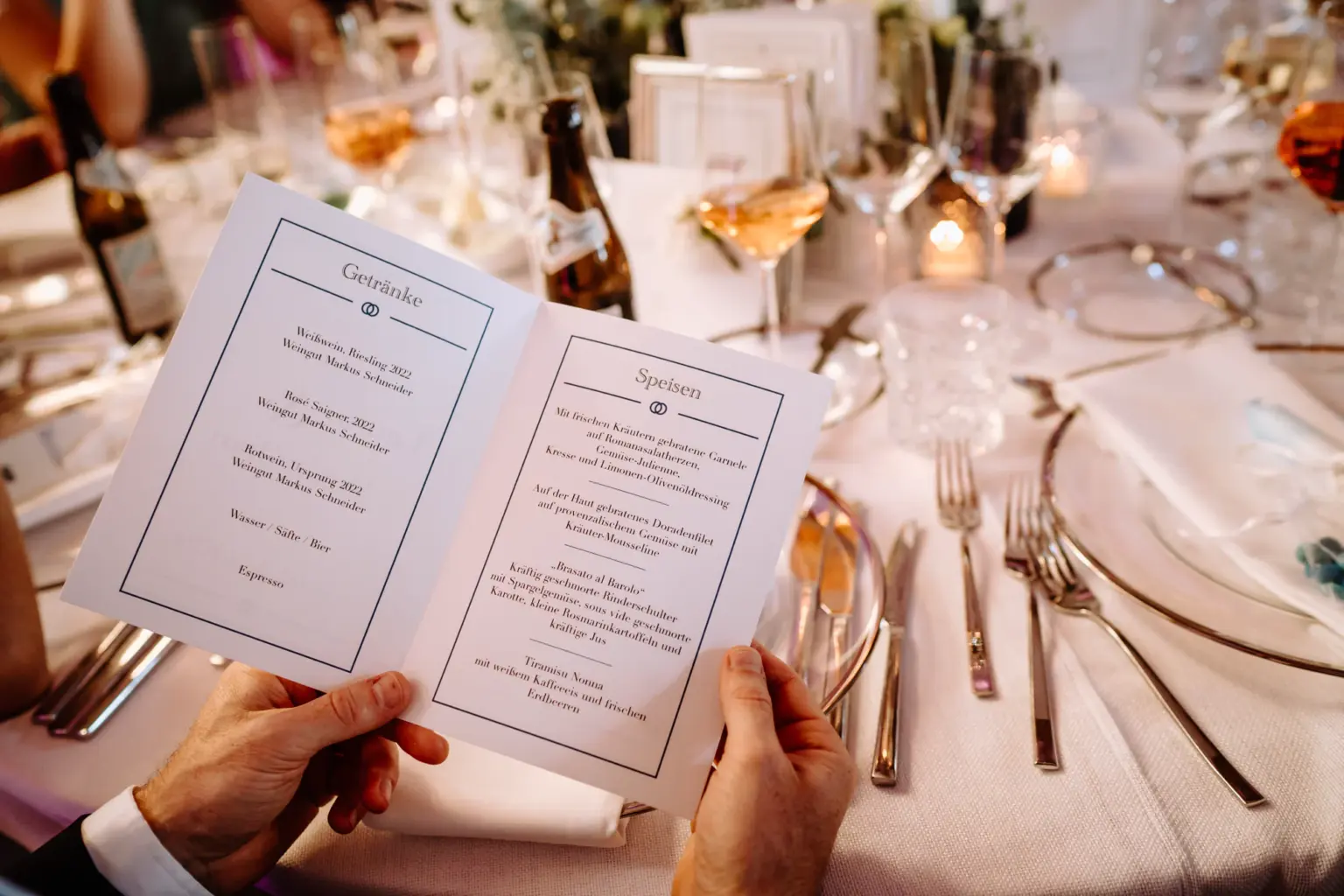 Speisekarte beim Dinner von der Hochzeitsfeier
