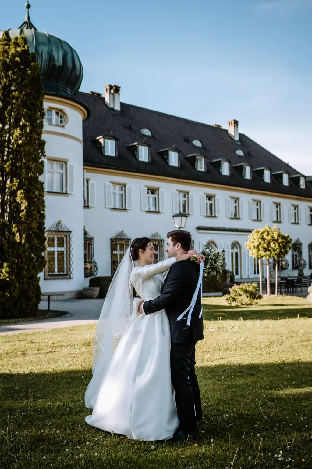 Natürliche Reportagefotos während der Hochzeitsfeier