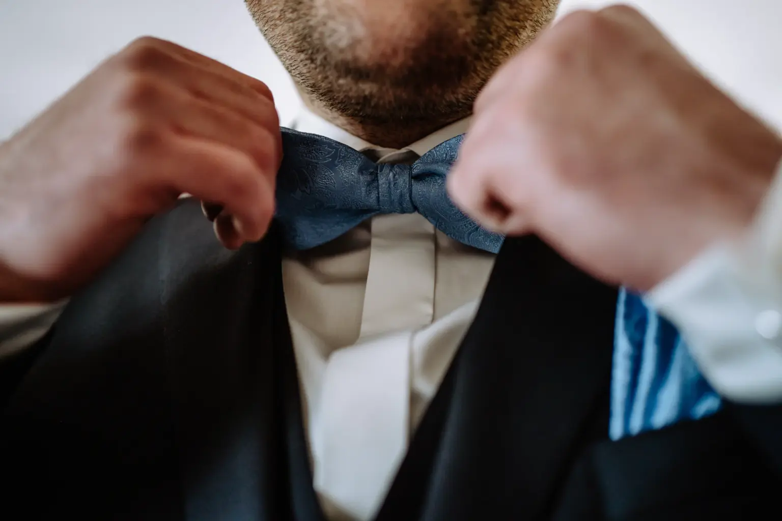 Detailfotos beim Getting Ready vom Bräutigam