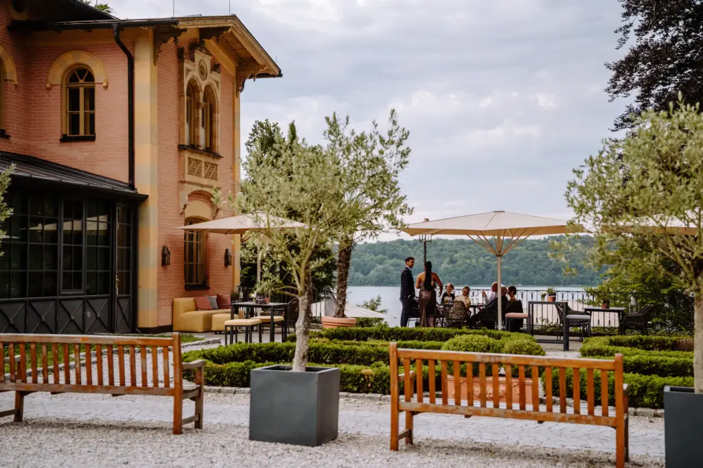 485 AvH Photo La Villa 970