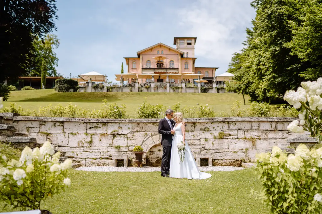 Hochzeit im La Villa am Starnberger See - Paarshooting mit mediterranem Flair