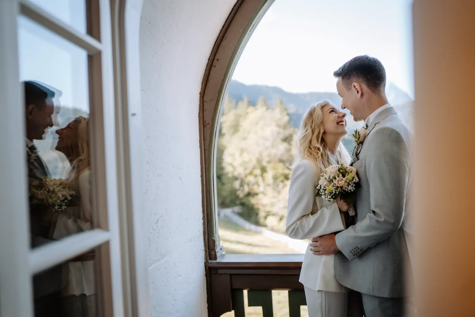 Gemeinsames Getting Ready des Brautpaares im Ameron Hotel im Allgäu