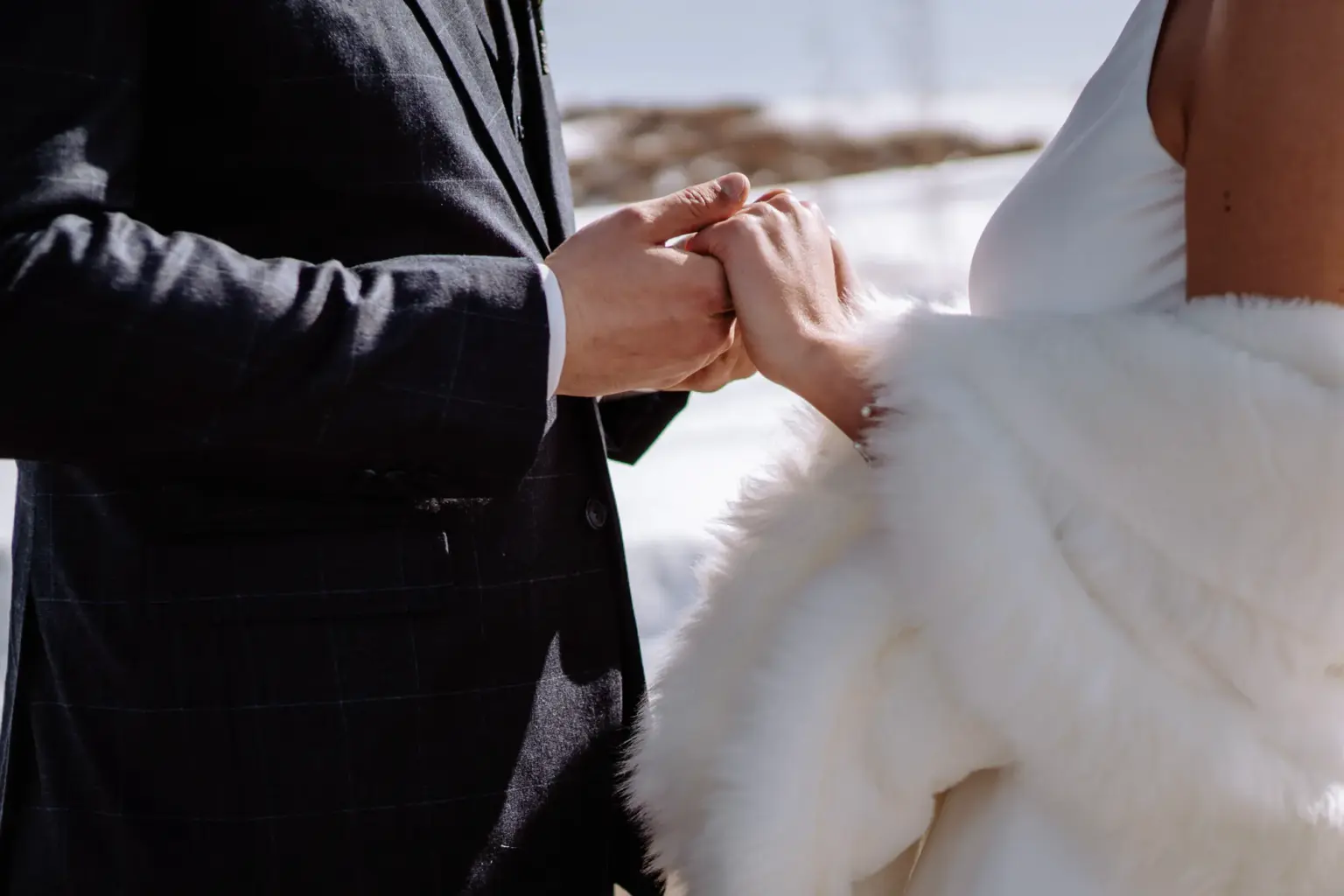 Detailfotos der Hände bei den Hochzeitsbildern