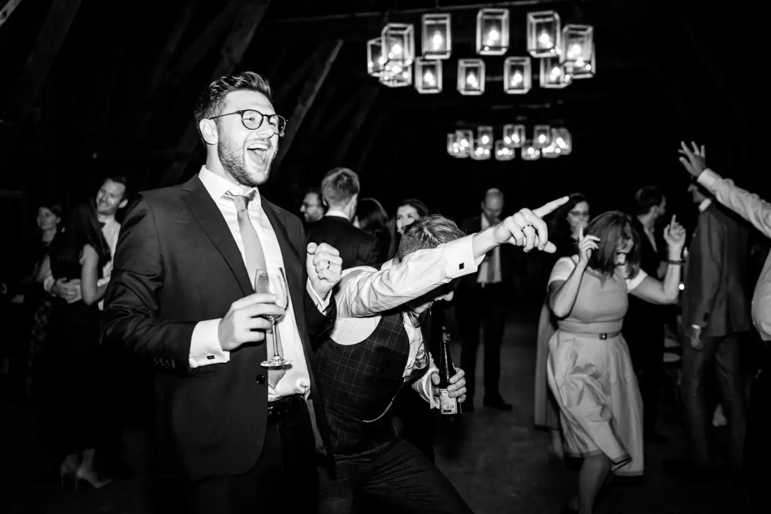 Hochzeit mit ausgelassener Feier