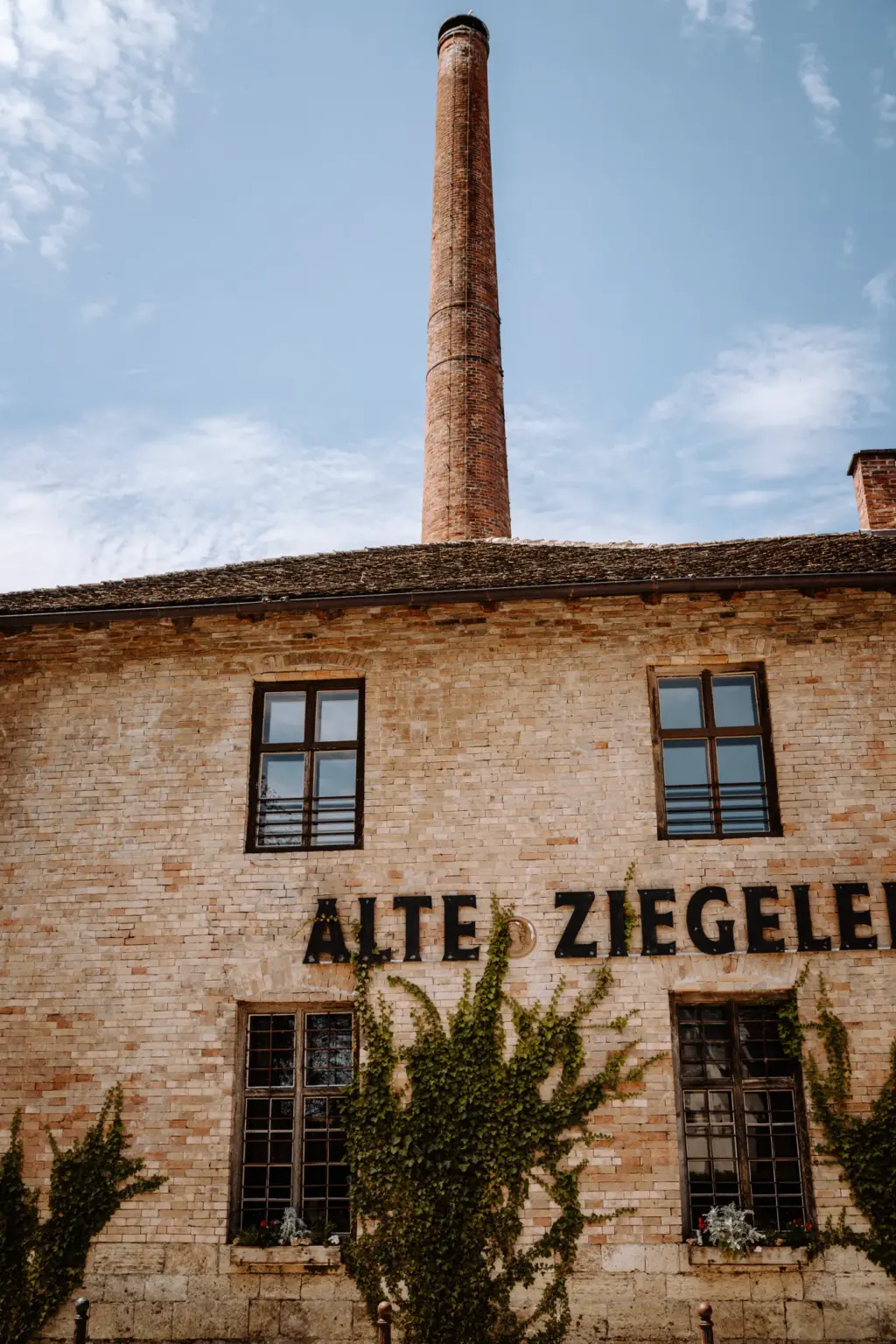 Hochzeitslocation Alte Ziegelei Polling mit Backsteinarchitektur